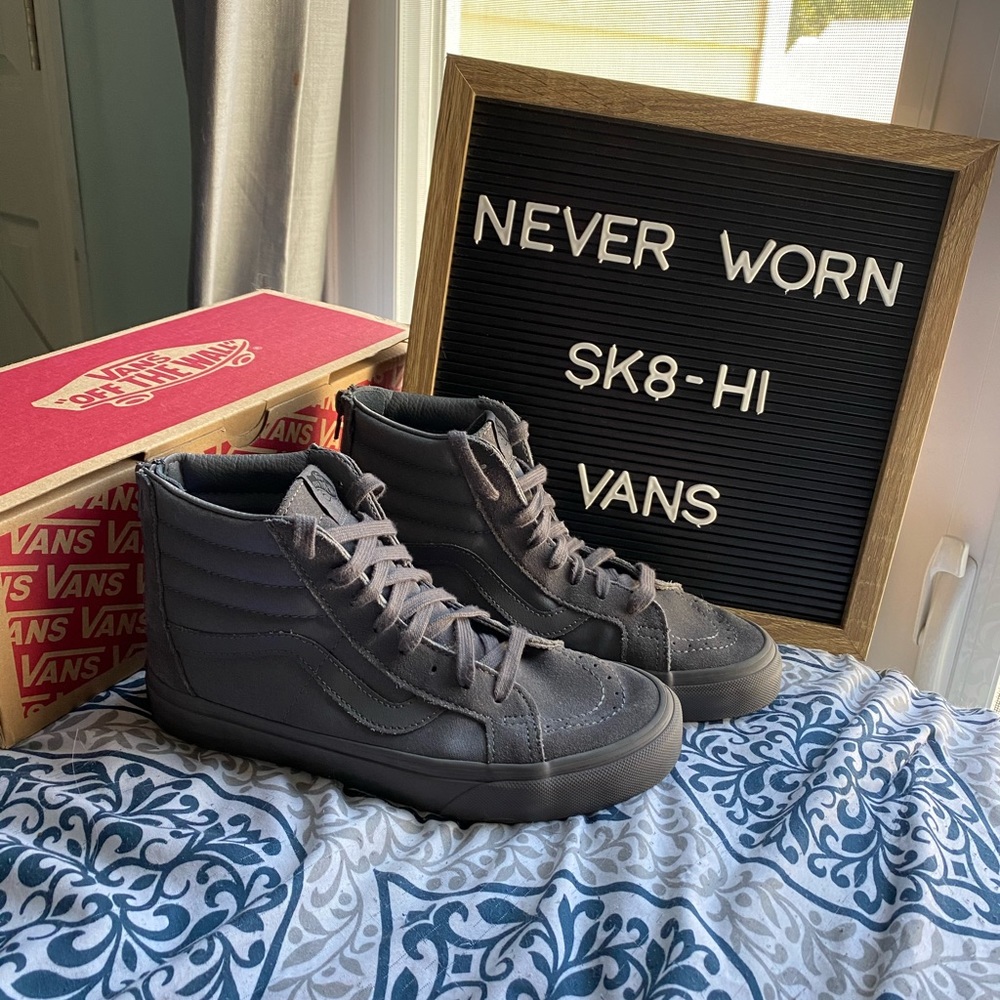 Never Worn Sk8 Hi Vans (High Top or Sk8-Hi)